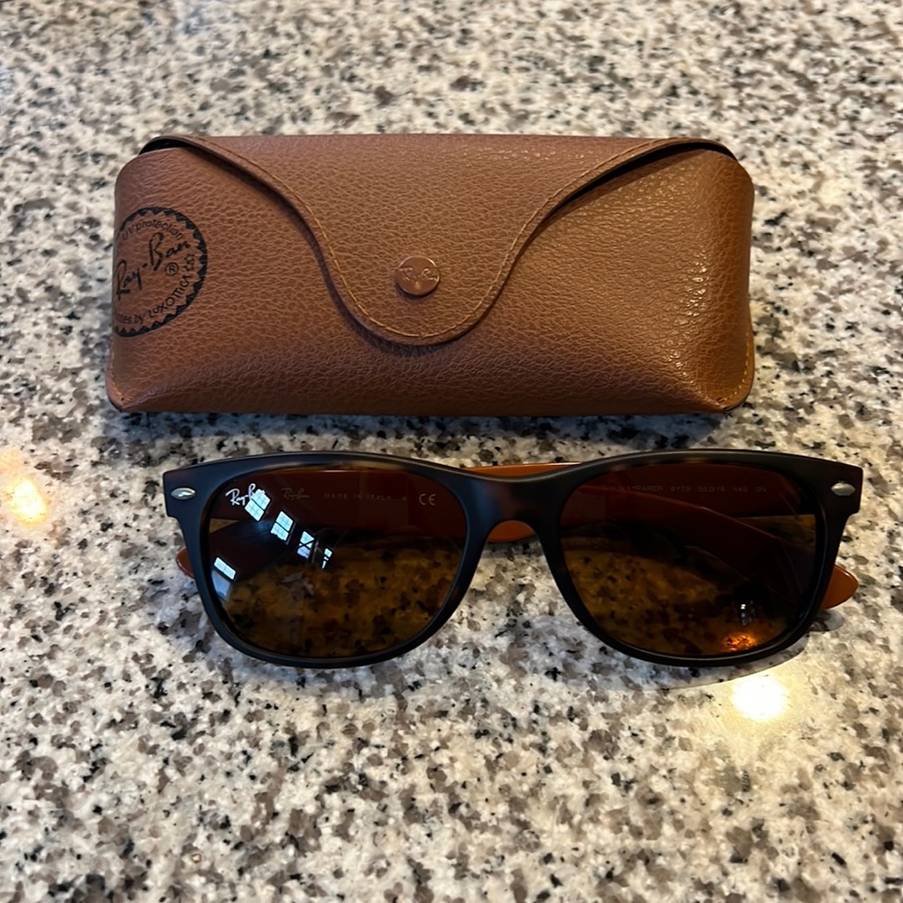 Ray Ban New Wayfarer glasses
